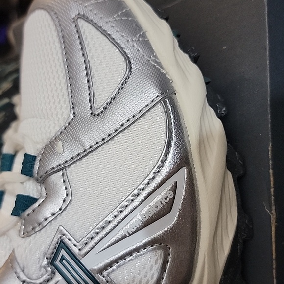 New‎ Balance 610v1